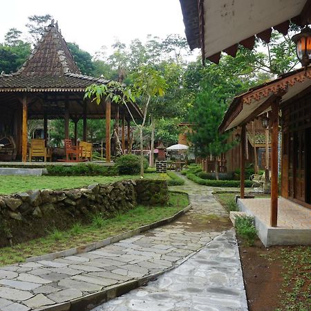 Le Desa Resort Syariah Wonosobo Bagian luar foto