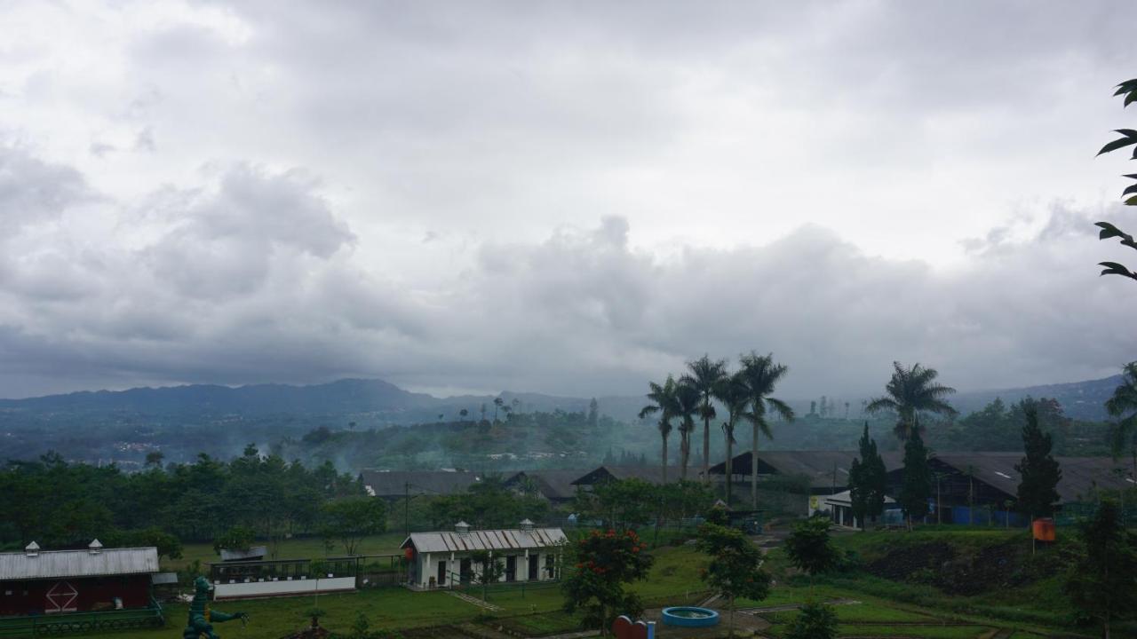 Le Desa Resort Syariah Wonosobo Bagian luar foto