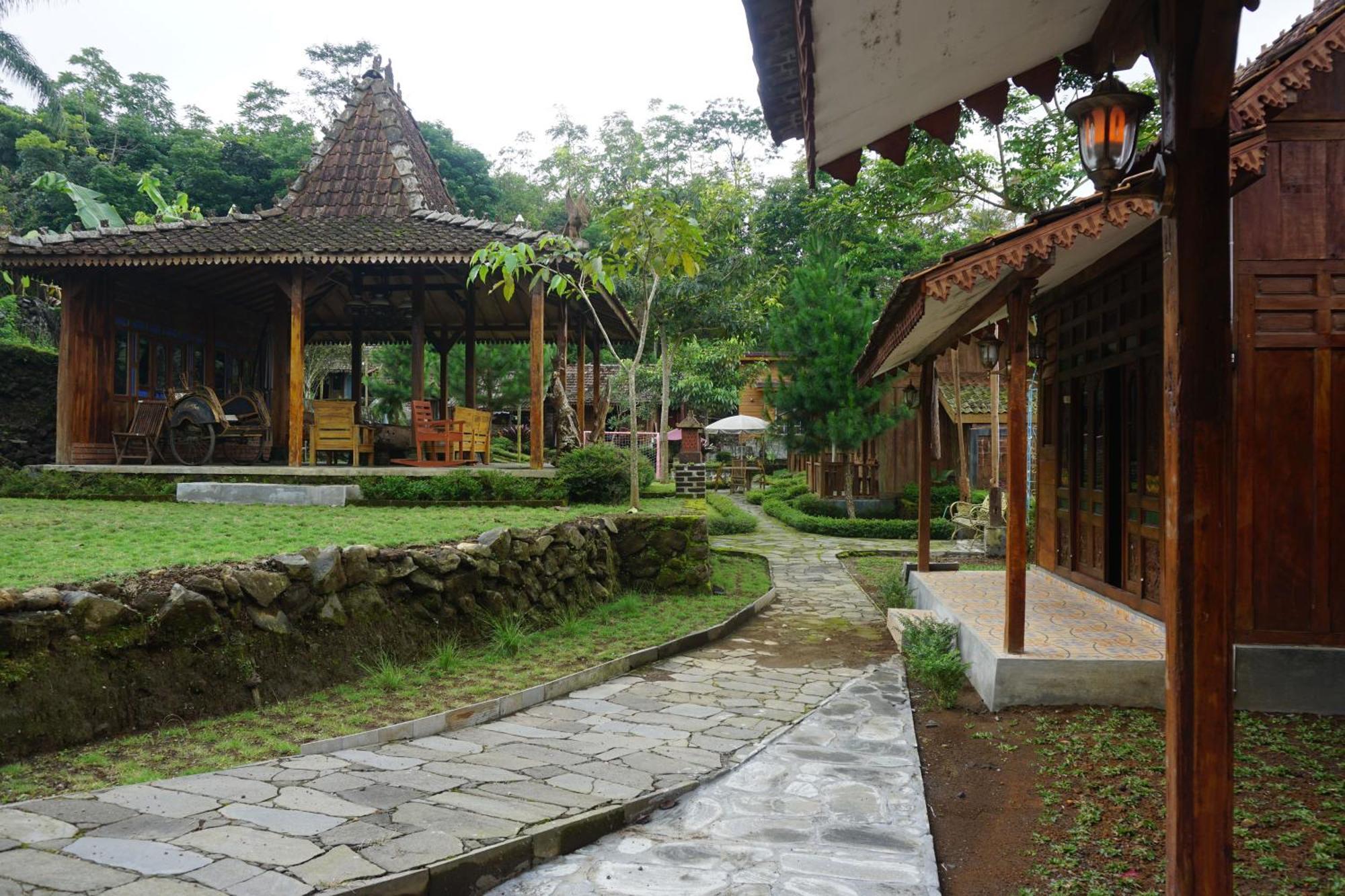 Le Desa Resort Syariah Wonosobo Bagian luar foto
