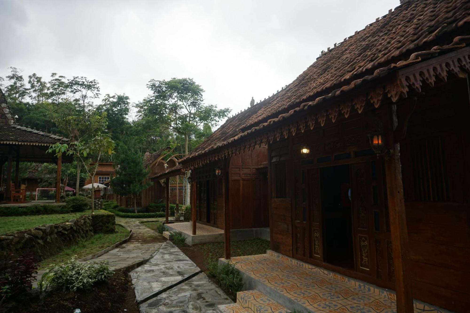 Le Desa Resort Syariah Wonosobo Bagian luar foto